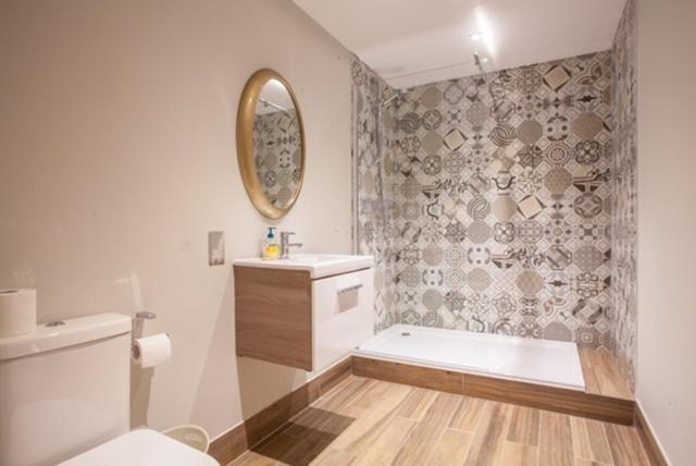 Stylish 2 Bedroom Apartment In Park Circus, West End غلاسغو المظهر الخارجي الصورة