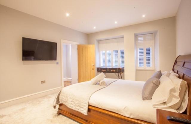 Stylish 2 Bedroom Apartment In Park Circus, West End غلاسغو المظهر الخارجي الصورة